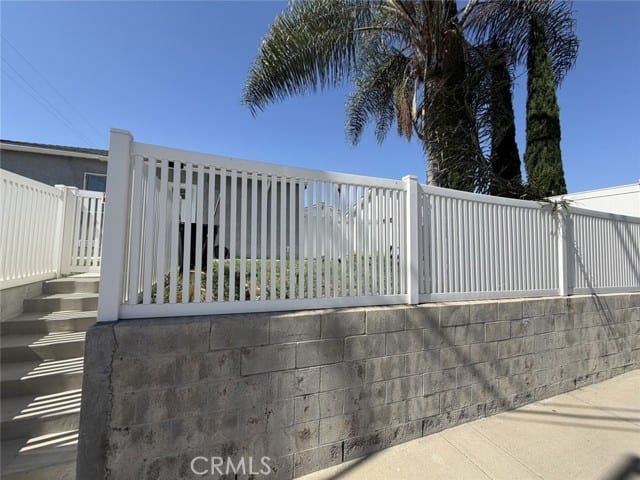 7502 North Hollywood Way
