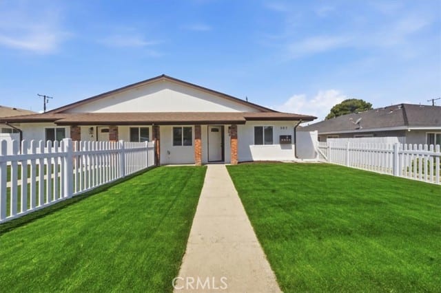 307 North Tustin