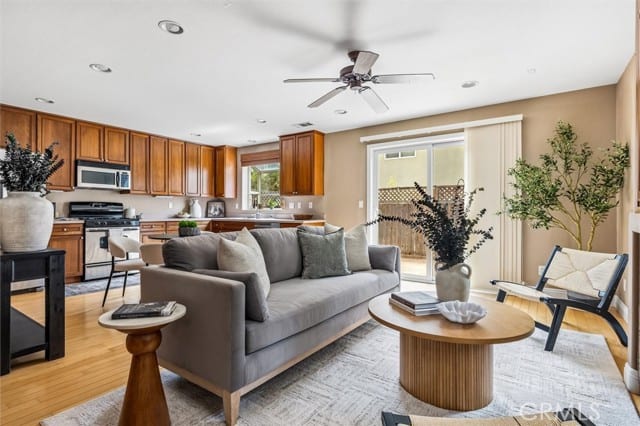 979 La Costa Court