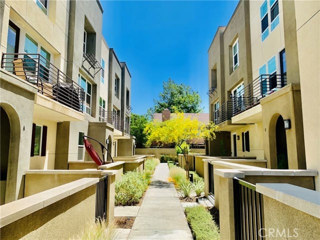 489 Rose Court