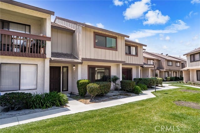 1435 West Cerritos
