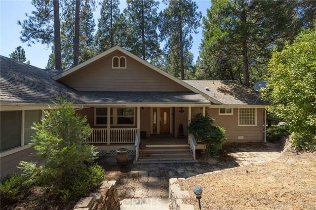 39964 North Cedar Vista
