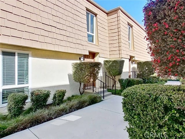27464 Country Glen
