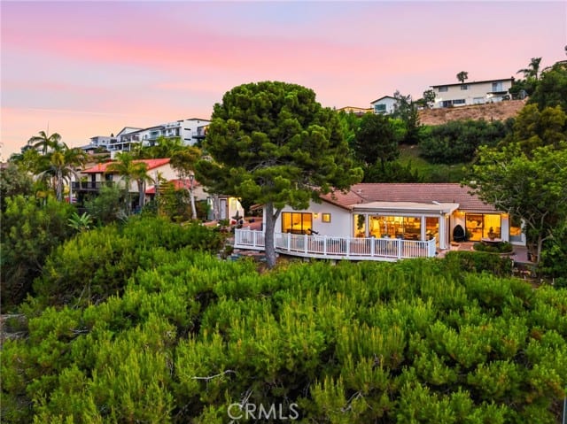 5762 Desert View Drive