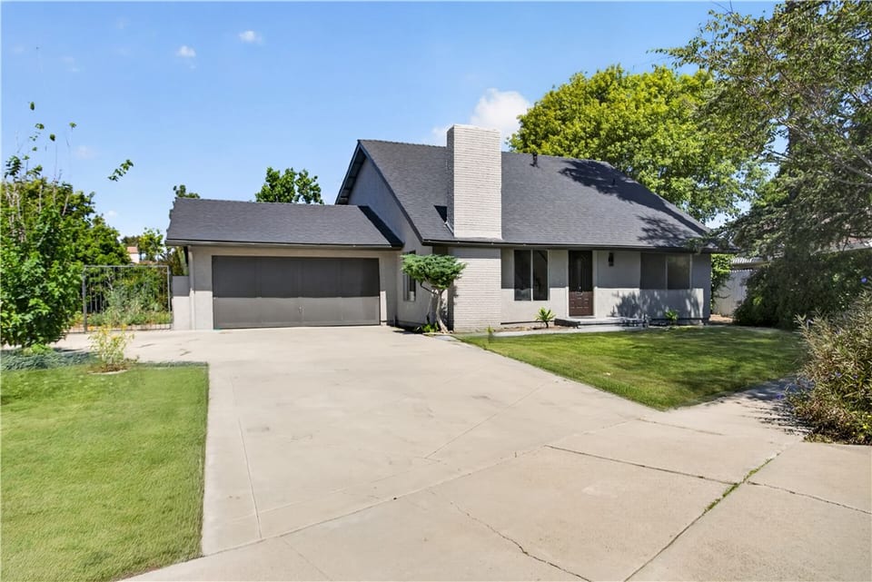 284 North Renee