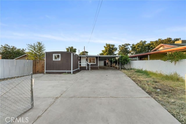 718 Willow Drive
