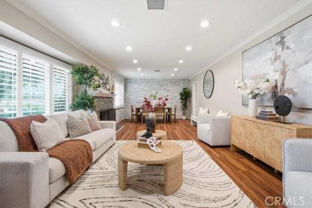 1705 North Santa Anita