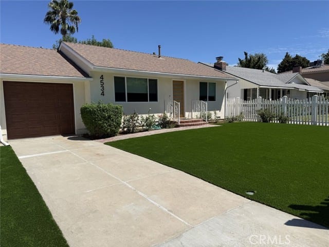 4534 Lennox