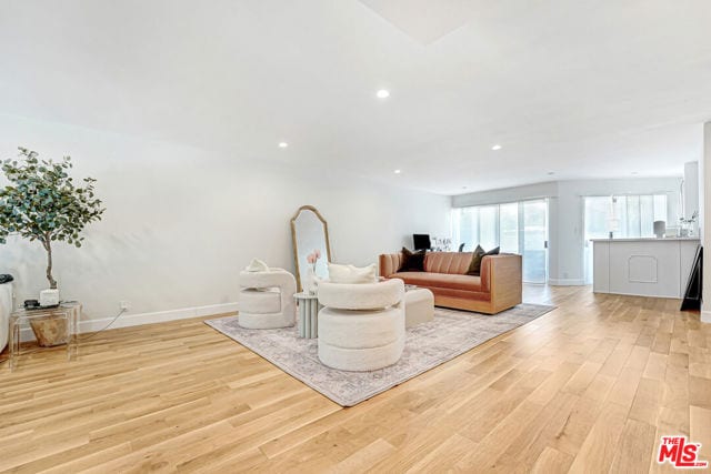 339 North Oakhurst Drive