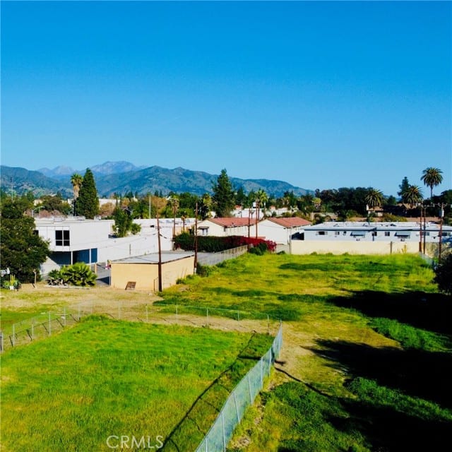 518 East Foothill
