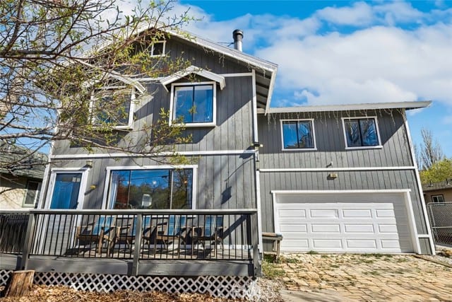 105 East Meadow Lane