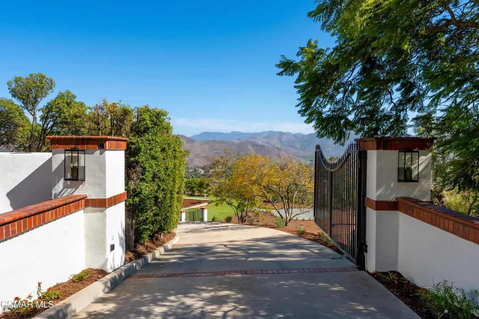 6022 Cielo Vista Court