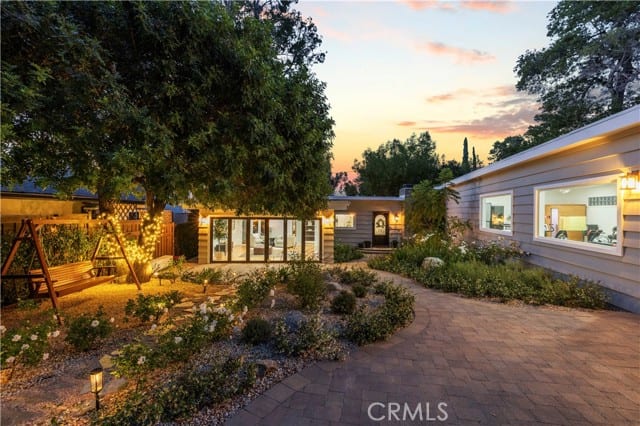 22125 Avenue Morelos