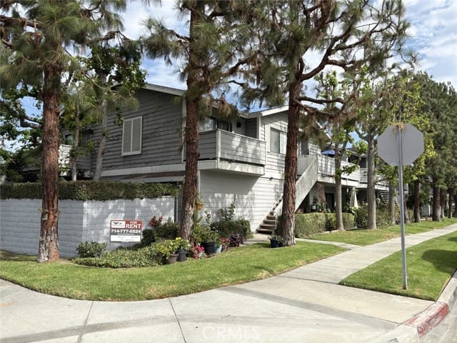 1210 South S. Sharon Circle