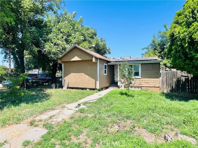 5524 East Commercial