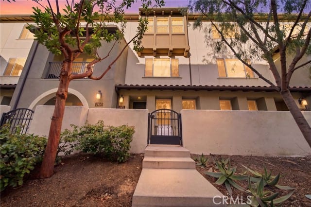 2471 South Tapestry