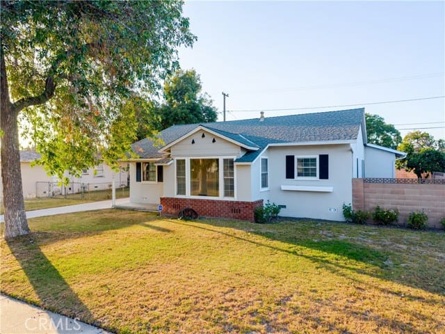 2129 West Cerritos