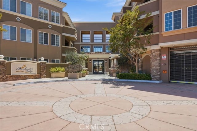 2750 Artesia