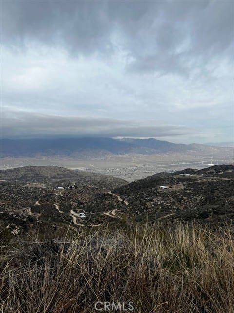 7 Horse Trail Rd.