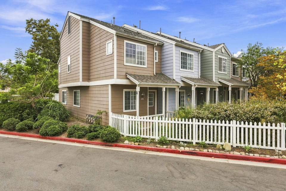 4692 Carpinteria Avenue Apt 26