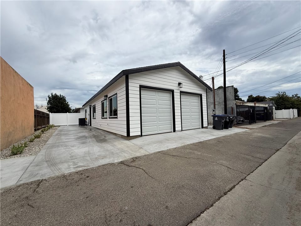 323 South Kroeger Street