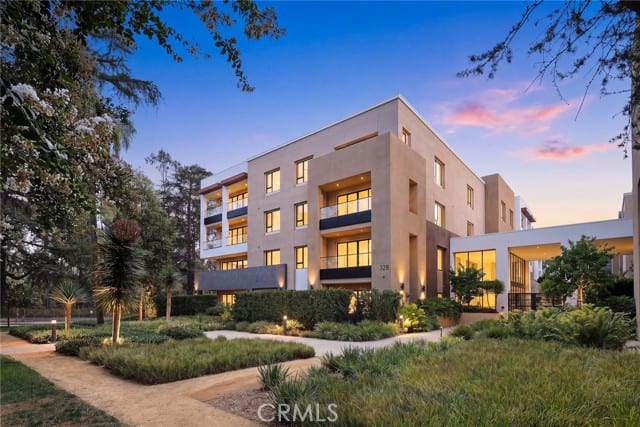 328 West Green St., 201, Pasadena, CA 91105