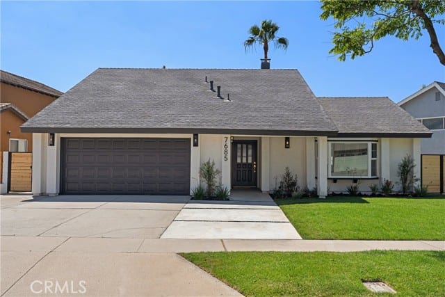 7685 East Calle Durango