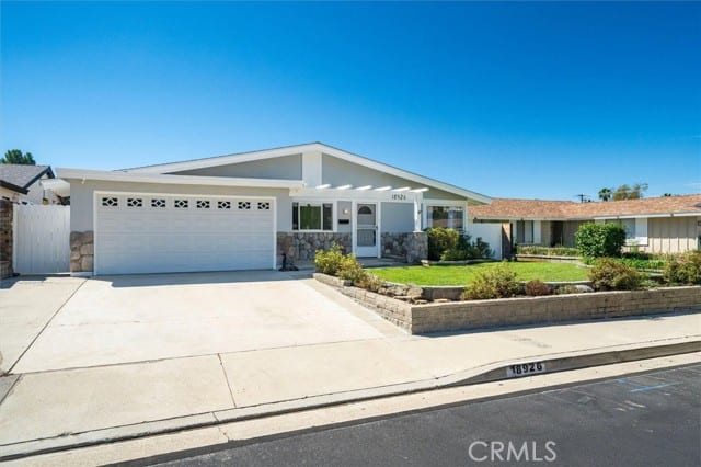 18926 Claycrest