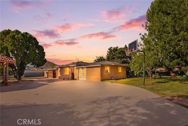 17651 Santa Ana