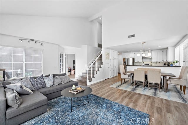 48 Tamarac Place