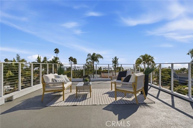 103 West Avenida Santiago