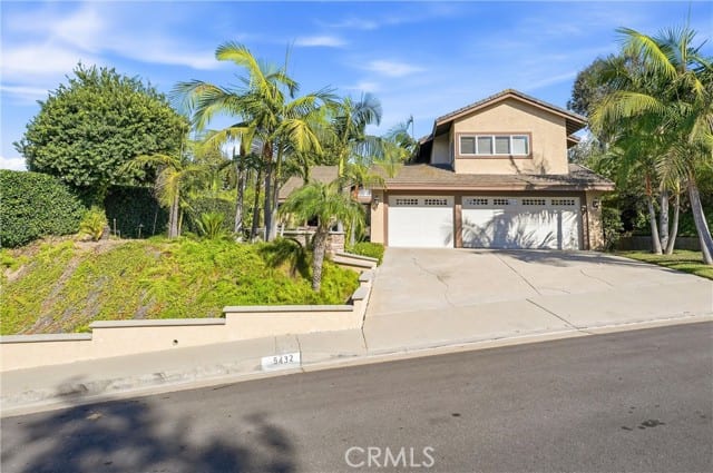 5432 East Willowick