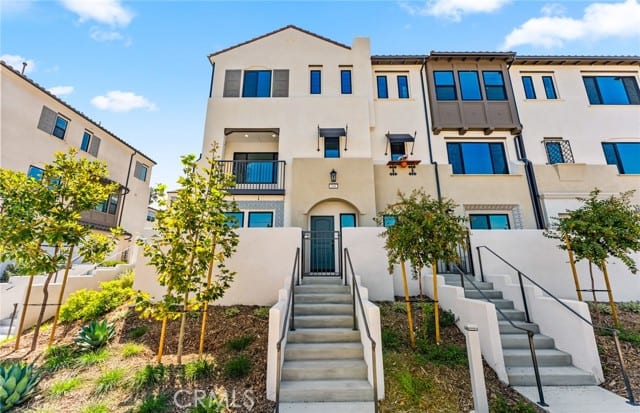 108 Pickwick Lane Court