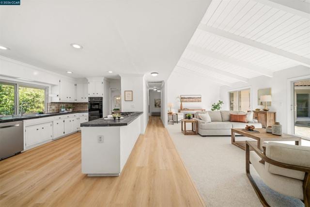 1290 Laverock Ln