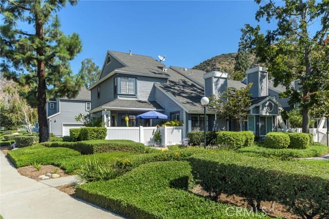 338 Monroe Ct