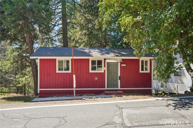 21461 Crest Forest