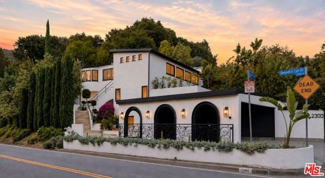 2300 Benedict Canyon Drive