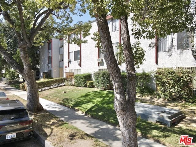 819 Wright Avenue