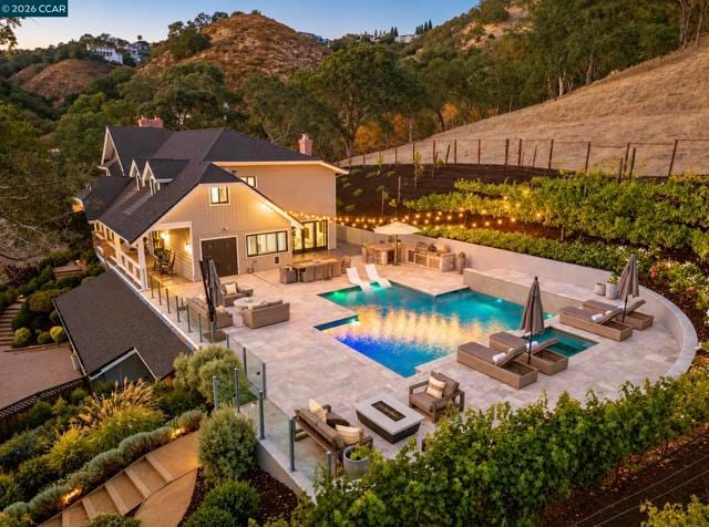 330 Twin Peaks Ln