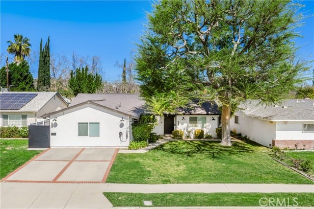 24131 Kittridge
