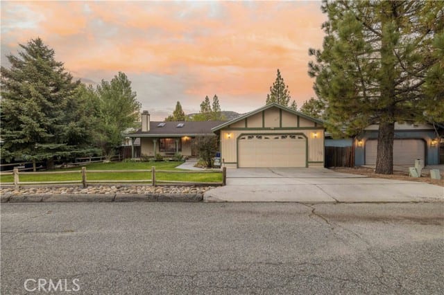 417 East Mountain View