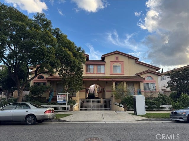 106 East Commonwealth Avenue