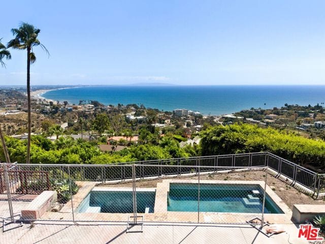 633 Resolano Drive
