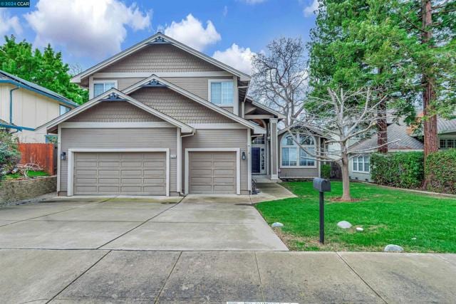 2736 G St