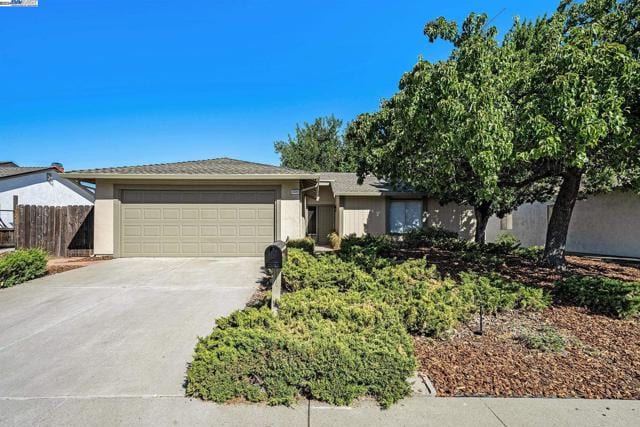 2220 Dillard Way