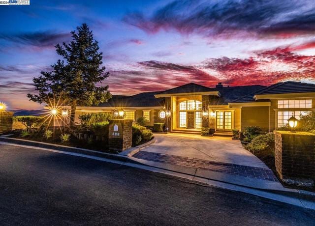 528 Oakshire Pl