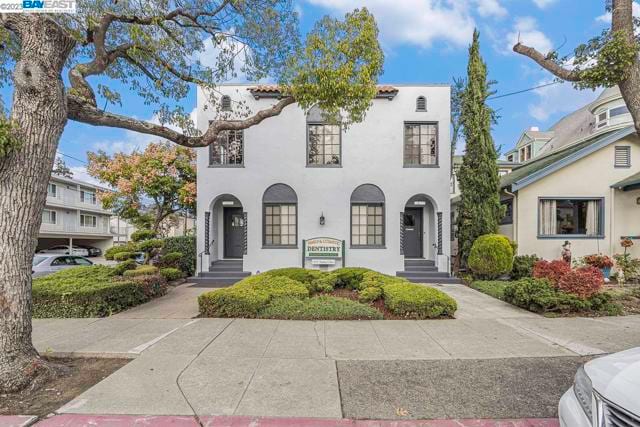 1821 Santa Clara Ave.