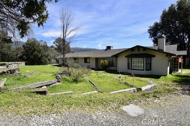 44585 Silver Spur Court
