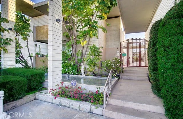 1200 West Huntington Drive