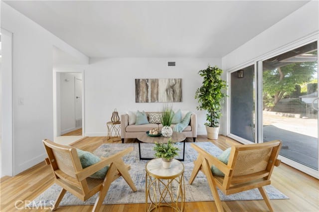 1218 South Kings Court Drive